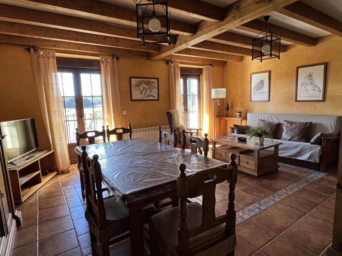 La Nava De Gredos Acogedor Piso Con Vistas Apartment นาวาร์เรดอนดา เด เกรโดส ภายนอก รูปภาพ