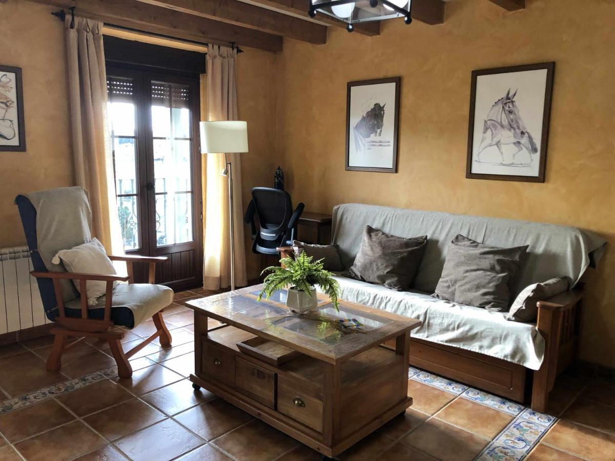 La Nava De Gredos Acogedor Piso Con Vistas Apartment นาวาร์เรดอนดา เด เกรโดส ภายนอก รูปภาพ