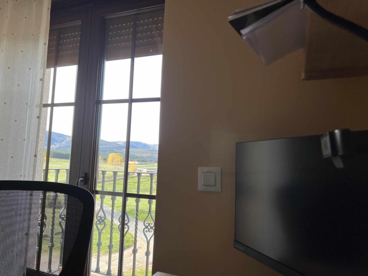 La Nava De Gredos Acogedor Piso Con Vistas Apartment นาวาร์เรดอนดา เด เกรโดส ภายนอก รูปภาพ